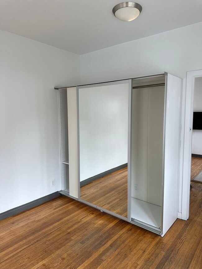 2824 Menlo Ave unit 2824.5, Los Angeles, CA 90007 - photo 5