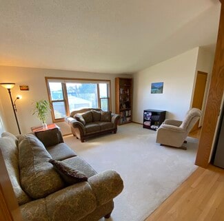 1101 Sugar Loaf Rd, Winona, MN 55987