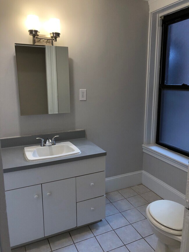 9 Upland Rd unit 5, Cambridge, MA 02140 - photo 2