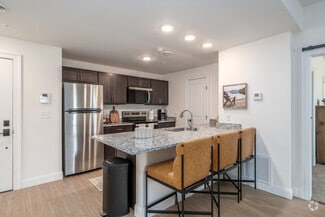 629 Old Liverpool Rd, Liverpool, NY 13088