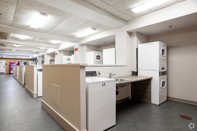 Royal Worcester Apartments, Worcester, MA 01610 - photo 7