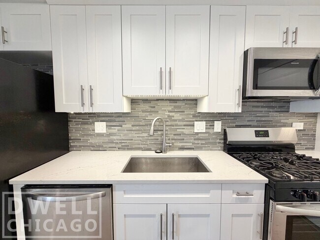 4101 N Lincoln Ave unit 2R, Chicago, IL 60618 - photo 6