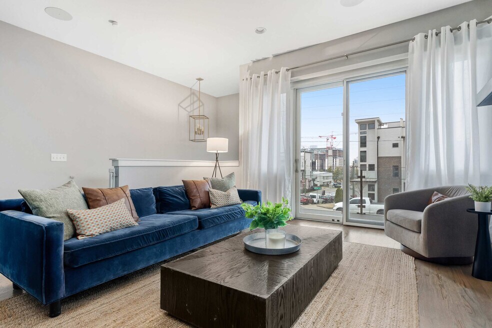 917 Southside Place unit ID1043947P, Nashville, TN 37203 - photo 1