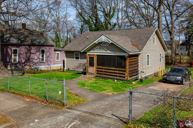 Historic cottages can be had in the Mechanicsville Neighborhood.