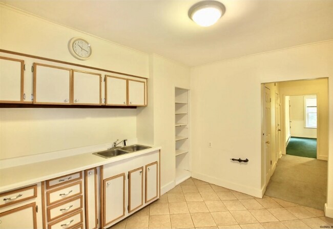 530 3rd St unit 2, Albany, NY 12206 - photo 3