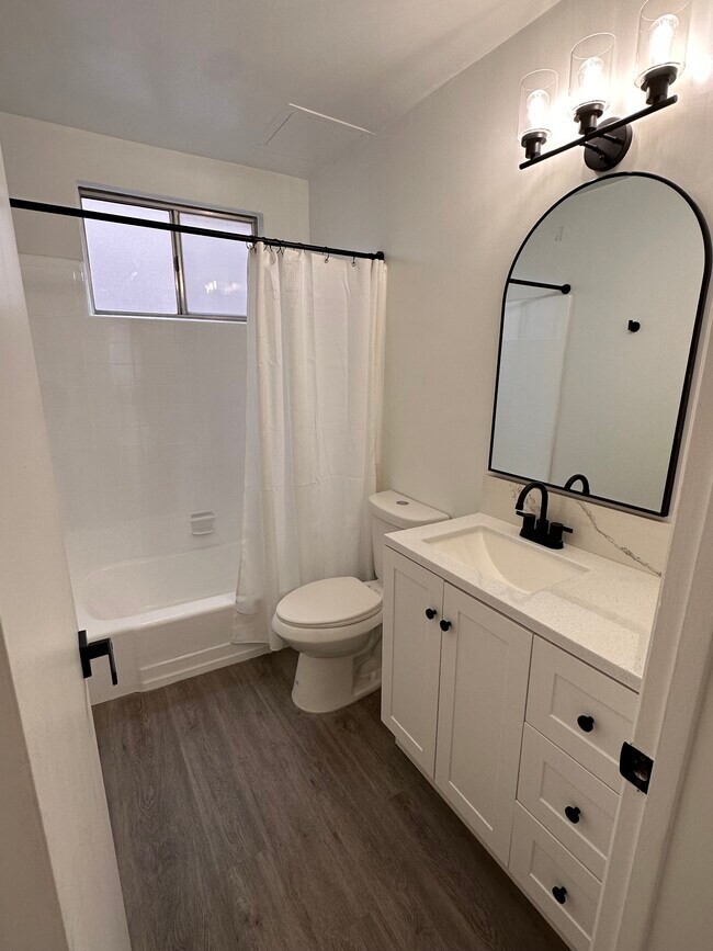 8200 Owensmouth Ave unit 6, Los Angeles, CA 91304 - photo 5