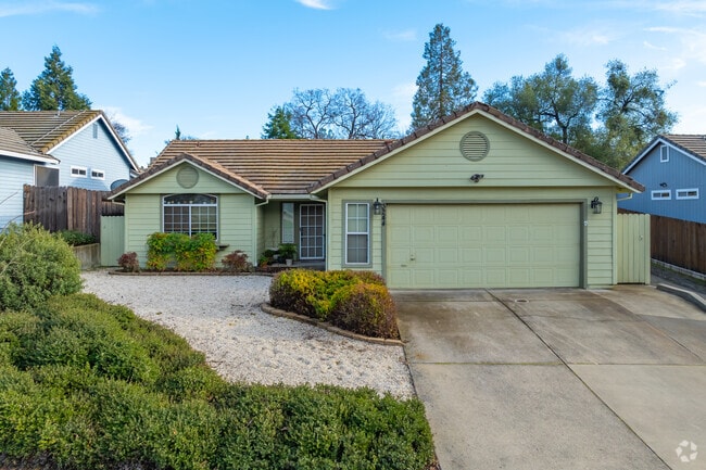 Modern ranch-style homes with two car garages are common in Diamond Springs.
