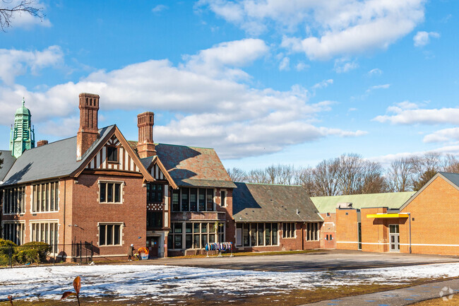 Tuscan Elementary School serves Maplewood, NJ.