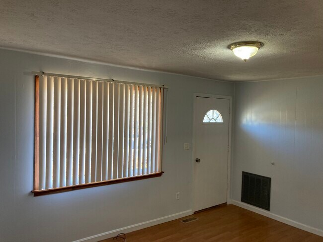 119 Betterley Place unit 2, Elizabethton, TN 37643 - photo 7