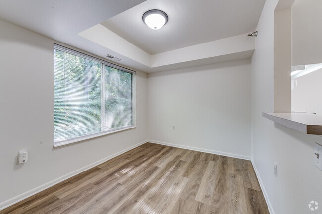 Oakbrook Apartments, Grand Rapids, MI 49546 - photo 5