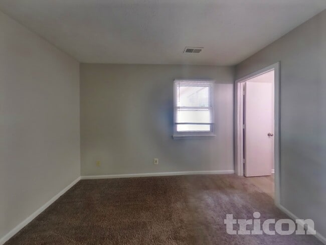 5220 Tamarisk Ct, Indianapolis, IN 46237 - photo 5