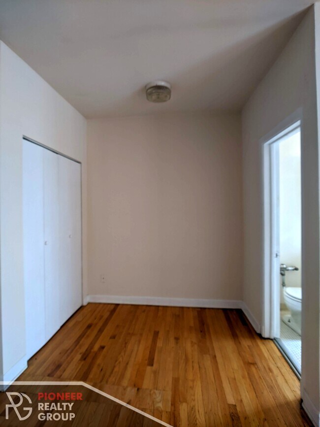 1044 W George St unit 1050-110, Chicago, IL 60657 - photo 6