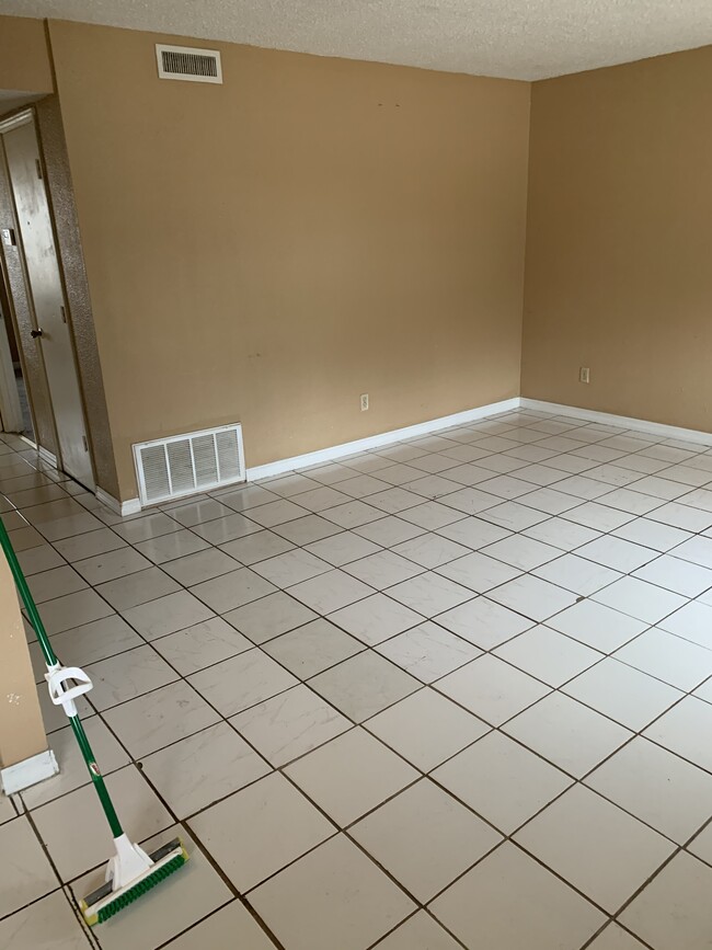 2006 Williams St unit 3, van Buren, AR 72956 - photo 4