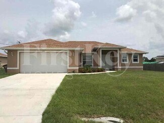 2916 26th St SW, Lehigh Acres, FL 33976