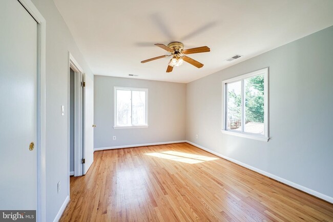 1912 S Glebe Rd, Arlington, VA 22204 - photo 2