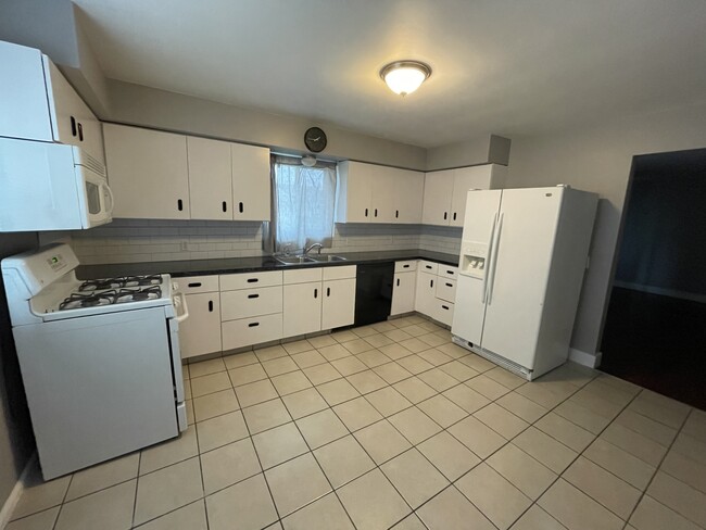 5815 Country View Dr unit 5815 Country View, Allendale, MI 49401 - photo 2