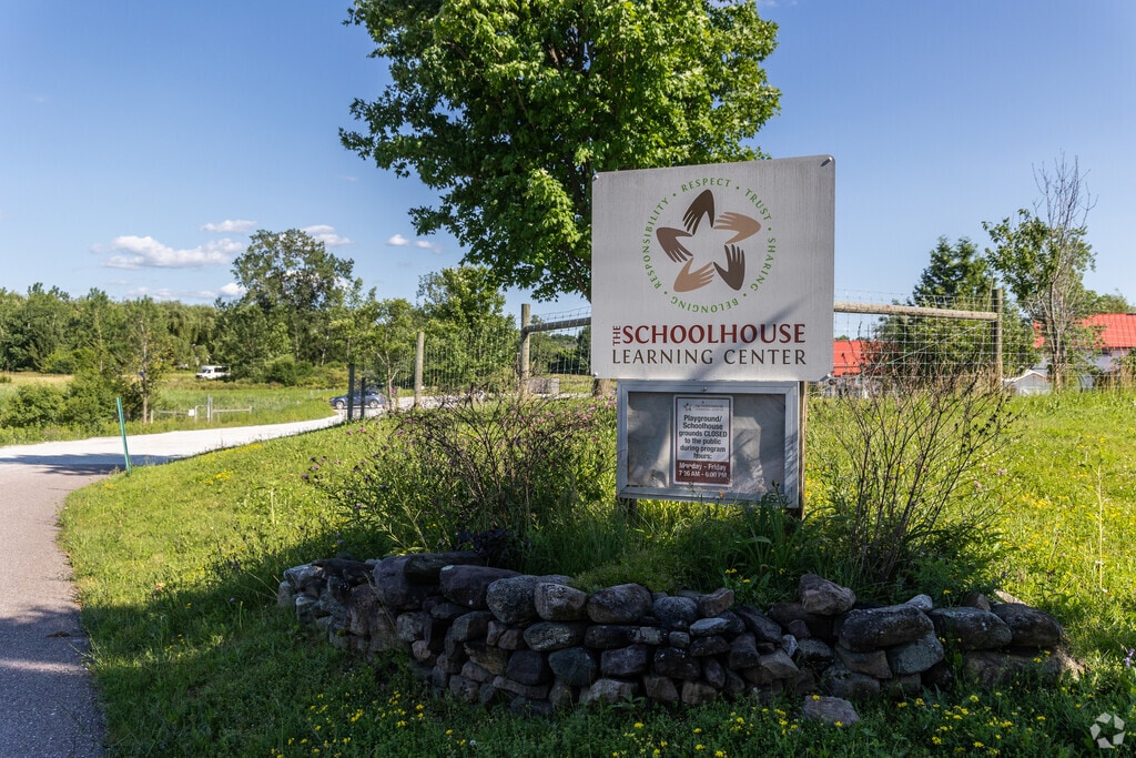 The Schoolhouse Learning is a private independent school serving grades pre-K to 8.