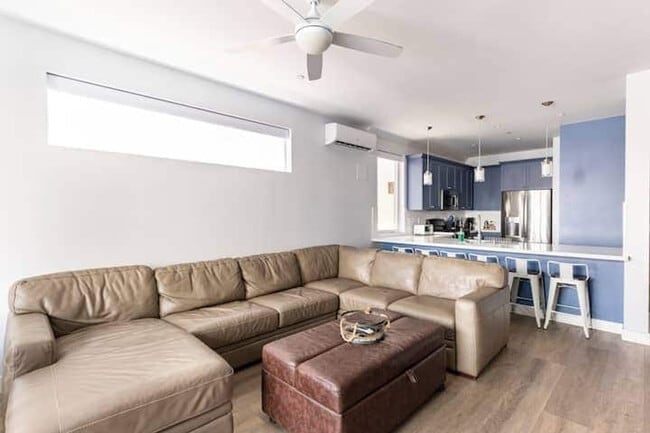 717-21 Island Ct unit FL1-ID1038978P, San Diego, CA 92109 - photo 2