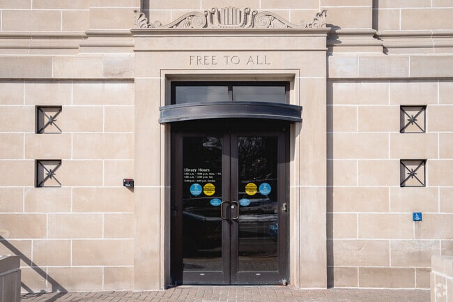 Logansport-Cass County Public Library
reminds us that knowledge is free to all.