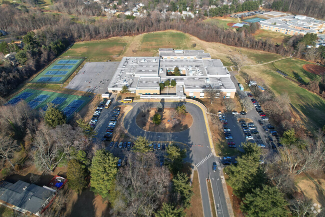 Robert Frost Middle School earns an A rating from Niche.