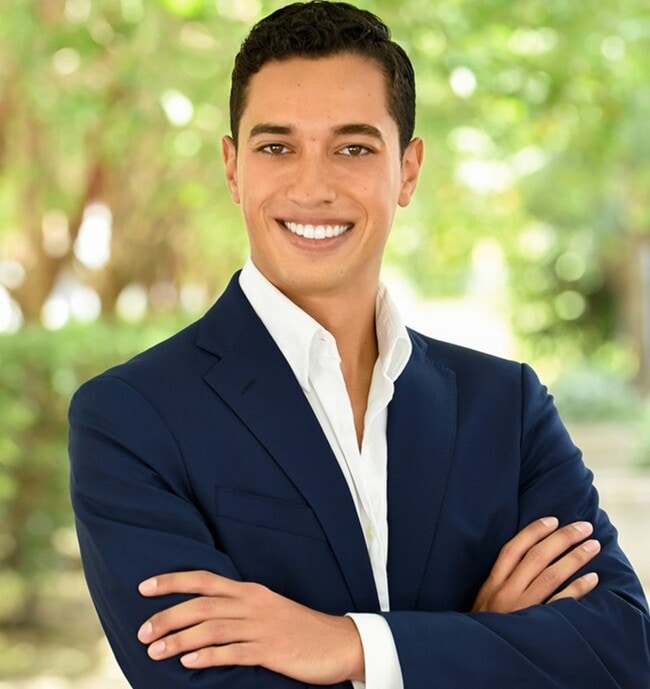 Agent Photo