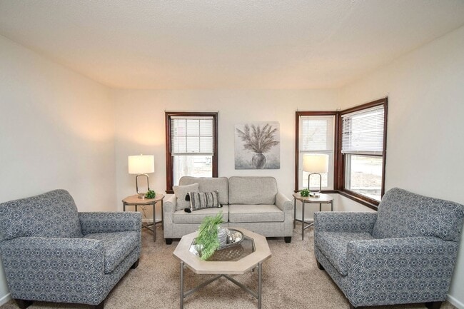 306 S Chicago Ave, Sioux Falls, SD 57103 - photo 3