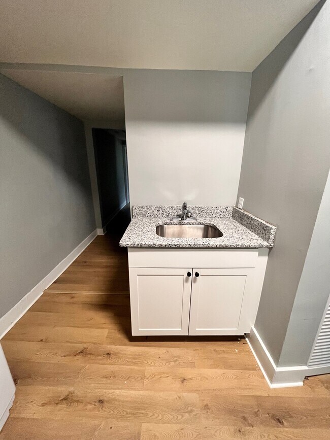 619 N 32nd St unit A, Richmond, VA 23223 - photo 4