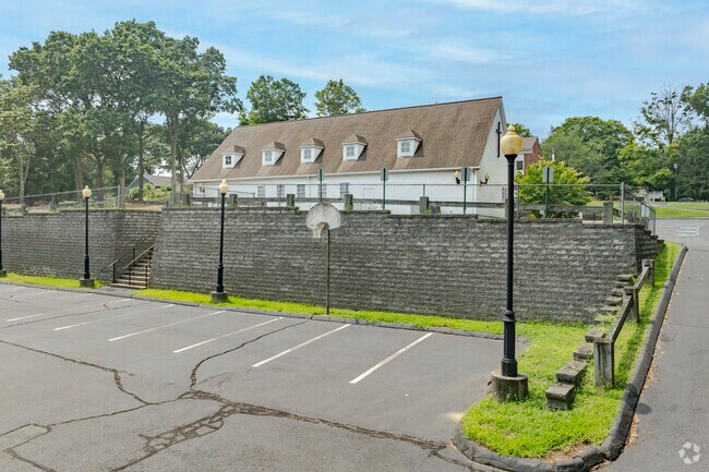 The White Oak Baptist Academy is located at 5344 Main Street in Stratford, CT.