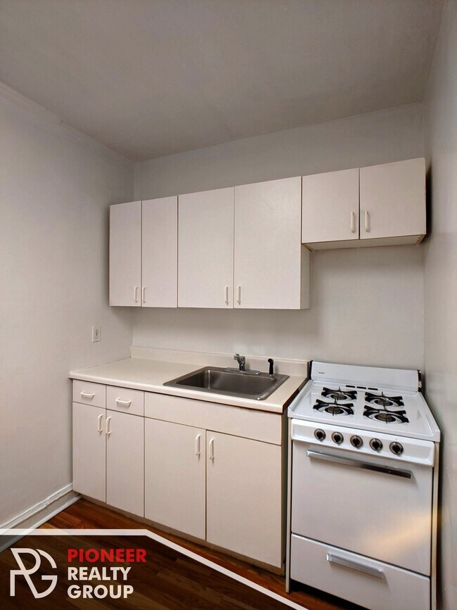 546 W Wellington Ave unit 540-212, Chicago, IL 60657 - photo 6