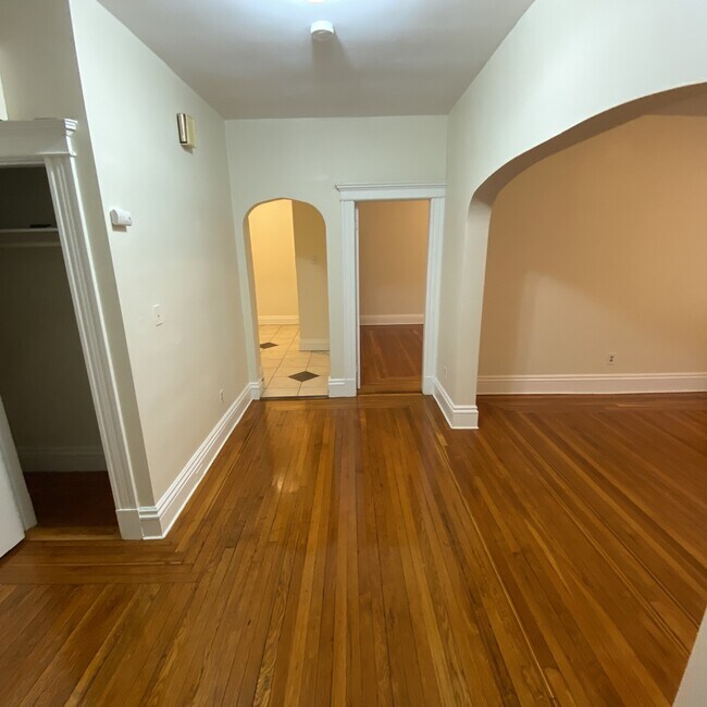 22 Euston St unit 5, Brookline, MA 02446 - photo 6