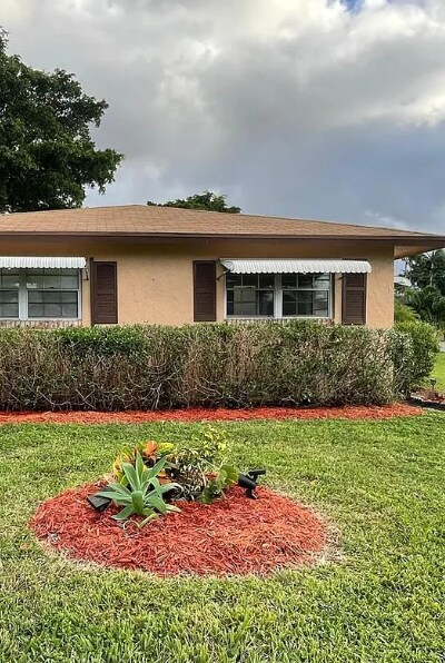 718 Whippoorwill Ln, Delray Beach, FL 33445