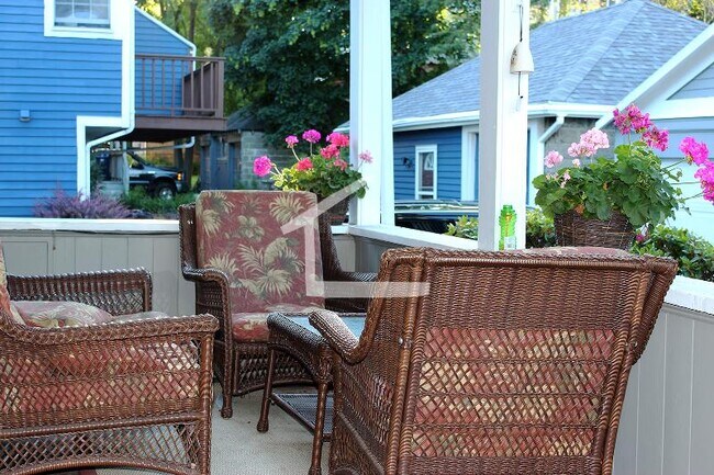 39 Donnybrook Rd, Brighton, MA 02135 - photo 5