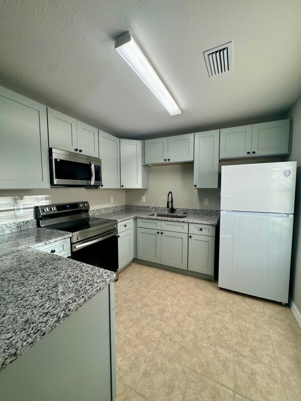 197 Dairy Rd, Auburndale, FL 33823