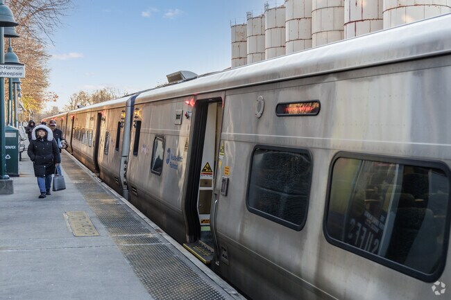Tibbets Hills residents can quickly get into Manhattan via the Metro North Railroad.