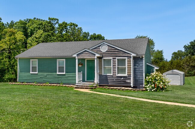 Ranch homes are among the popular housing styles in Scottsville.