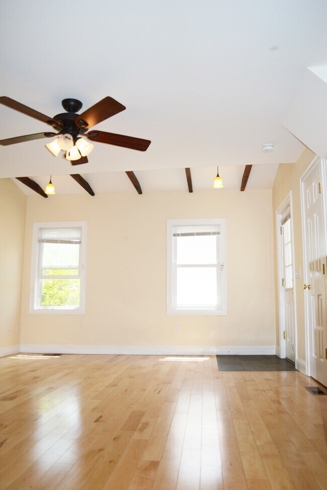 214 North Ave unit A, Burlington, VT 05401 - photo 3