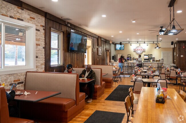 Customers enjoy eating at Ferguson's Elicious Southern Style Breakfast and Brunch.