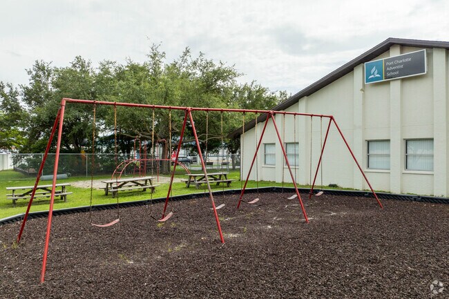 Port Charlotte Adventist School has a student teacher ratio of 17:1.