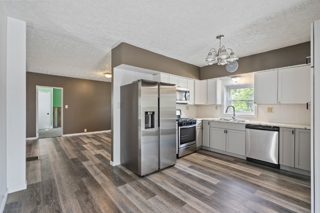 366 N Main St, Houston, PA 15342 - photo 7