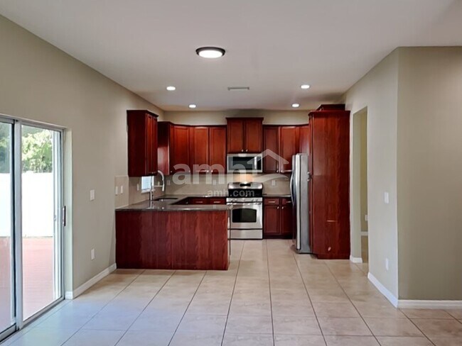 5654 Aaron Ct, Sarasota, FL 34232 - photo 5