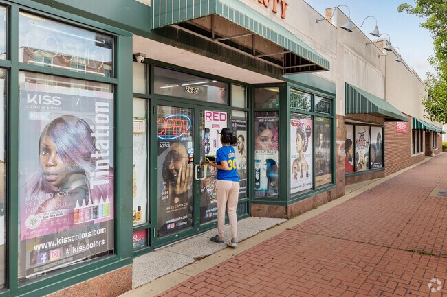 Downtown Zion offers plenty of boutiques.