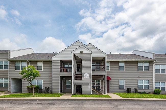 Shawnee Lake Apartments, Topeka, KS 66605 - photo 2