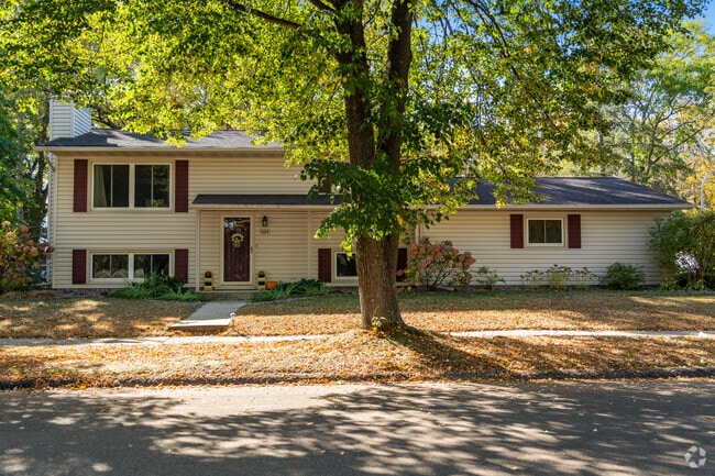 Meadow Park’s tree-lined streets feature split-entry homes, perfect for modern family living.