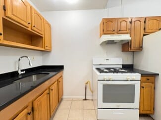 70 Wilkinson Ave, Jersey City, NJ 07305