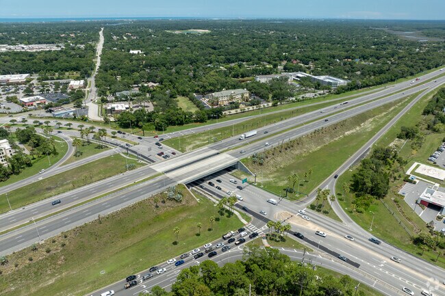 Hamlet residents access the region via Interstate 95, just minutes from the neighborhood.