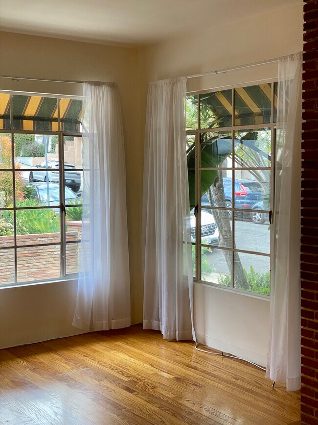 1935 1/2 Palmerston Place unit 1935.5, Los Angeles, CA 90027 - photo 4