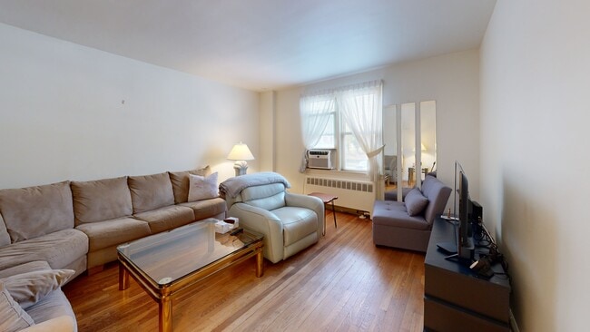 1561 Central Park Ave unit I-5, Yonkers, NY 10710 - photo 2