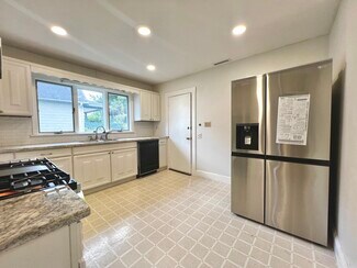 58 Edgecliff Rd, Watertown, MA 02472