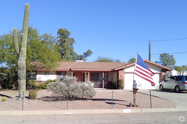 Flags wave proudly over ranch homes in Vista Del Monte Tucson.