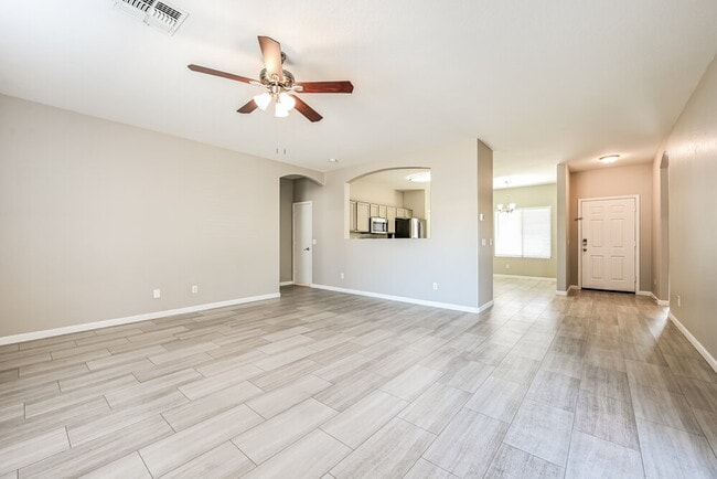 12084 W Dreyfus Dr, El Mirage, AZ 85335 - photo 4